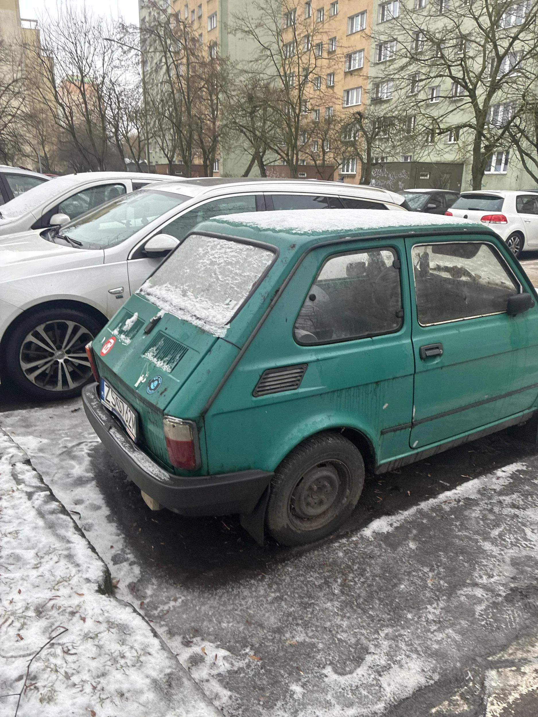 Stoji na prakingu 10lat