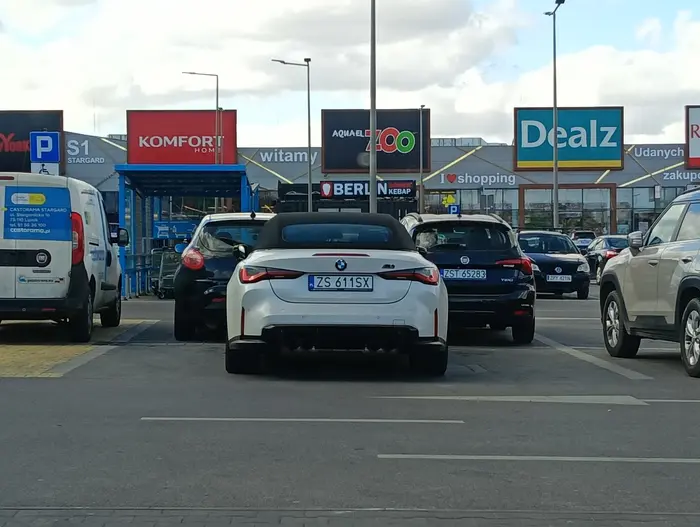 Bo jedno miejsce dla Pani to za mało ???