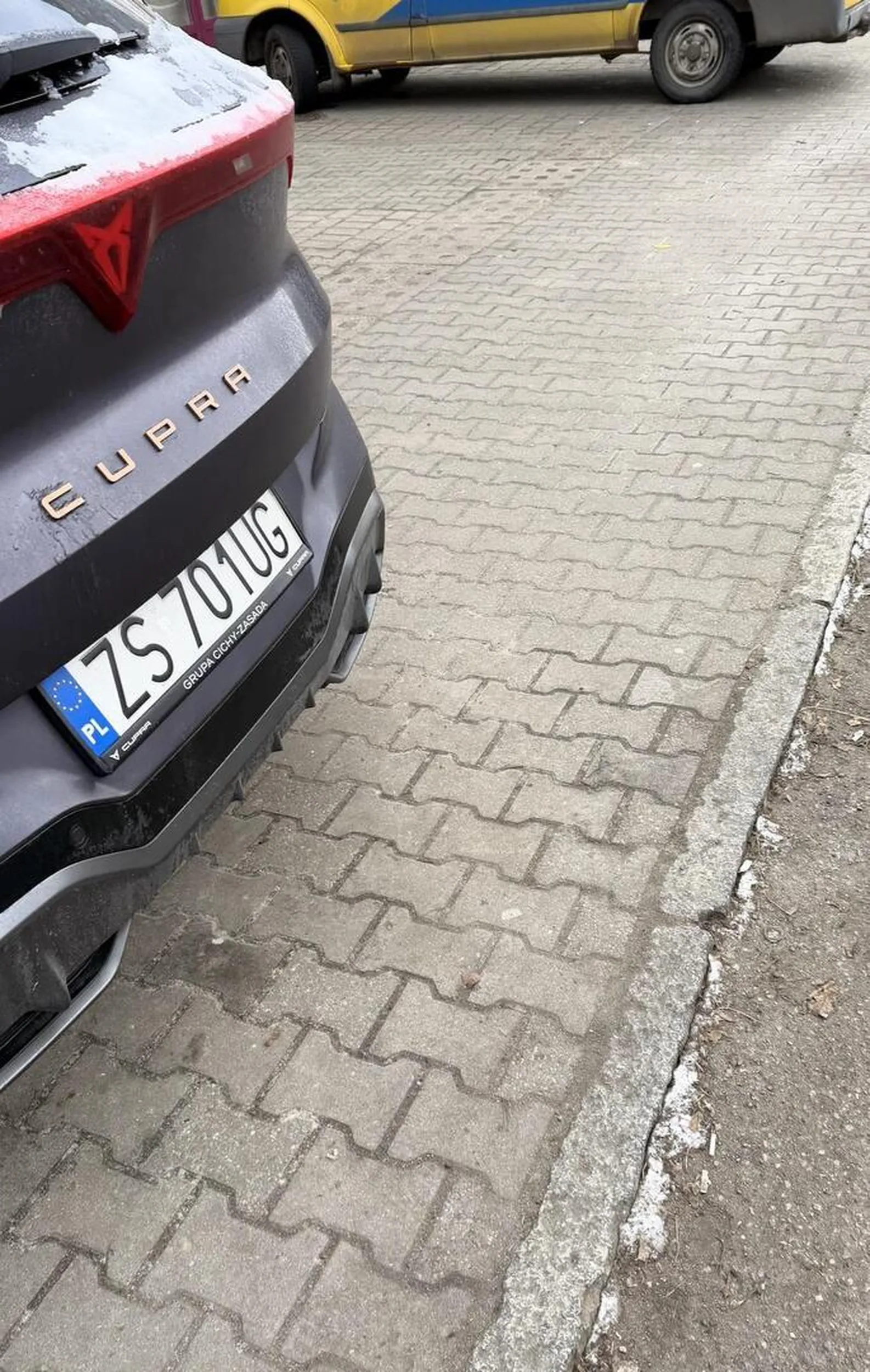 Proszę ćwiczyć strafing, ewentualnie przecież jest dużo miejsca na ulicy żeby mnie ominąć!