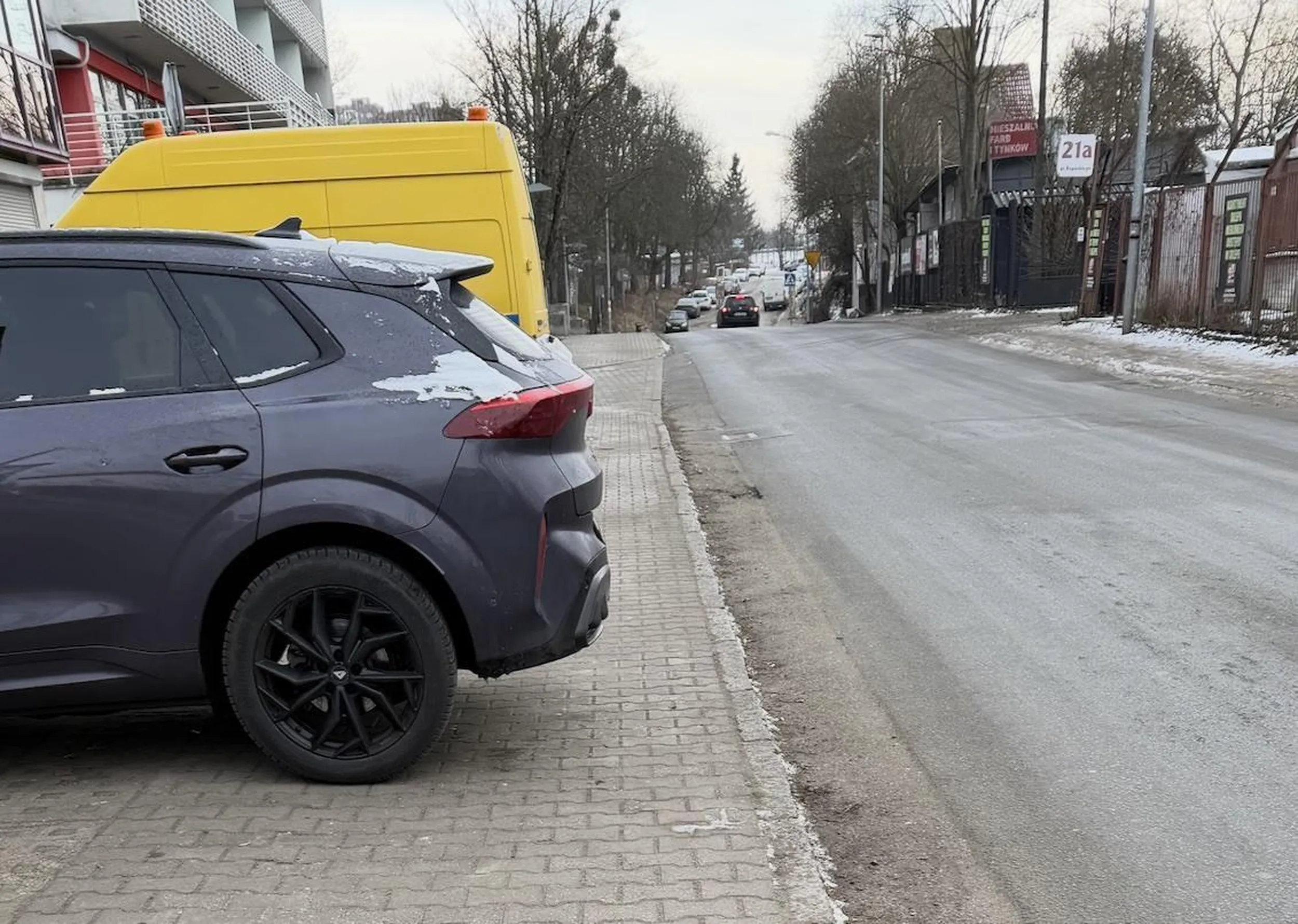 Proszę ćwiczyć strafing, ewentualnie przecież jest dużo miejsca na ulicy żeby mnie ominąć!