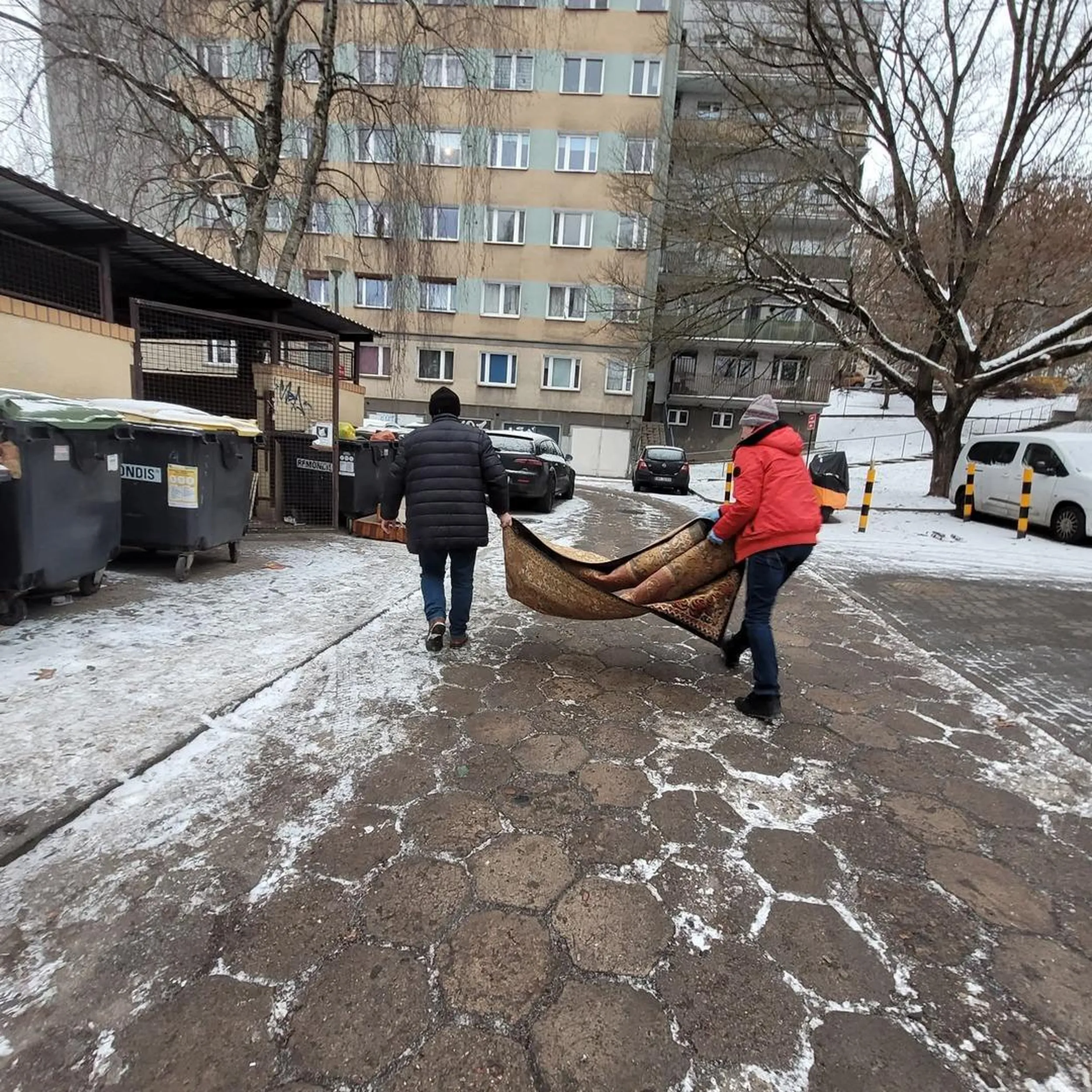 Podrzucają śmierci